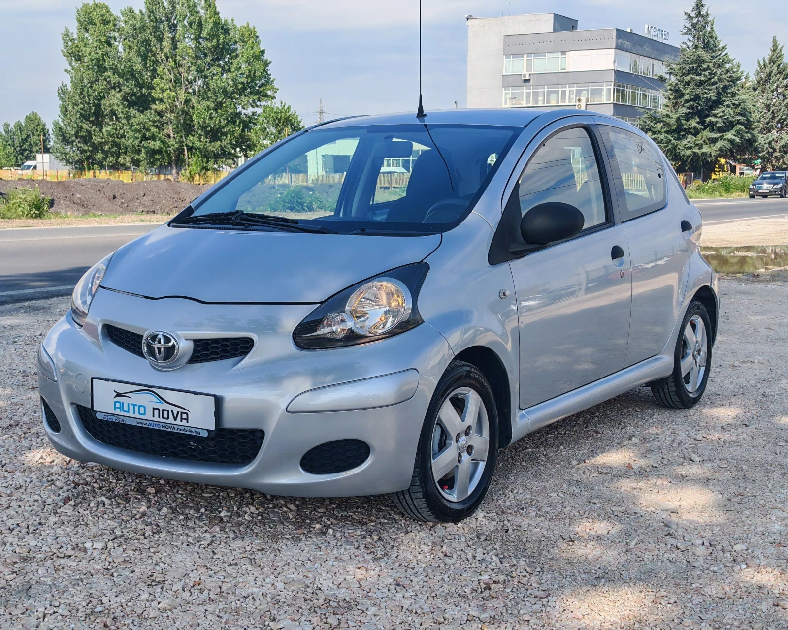 Toyota Aygo 1.0 БЕНЗИН 68 К.С. УНИКАЛНО СЪСТОЯНИЕ!!!, снимка 3 - Автомобили и джипове - 55149158
