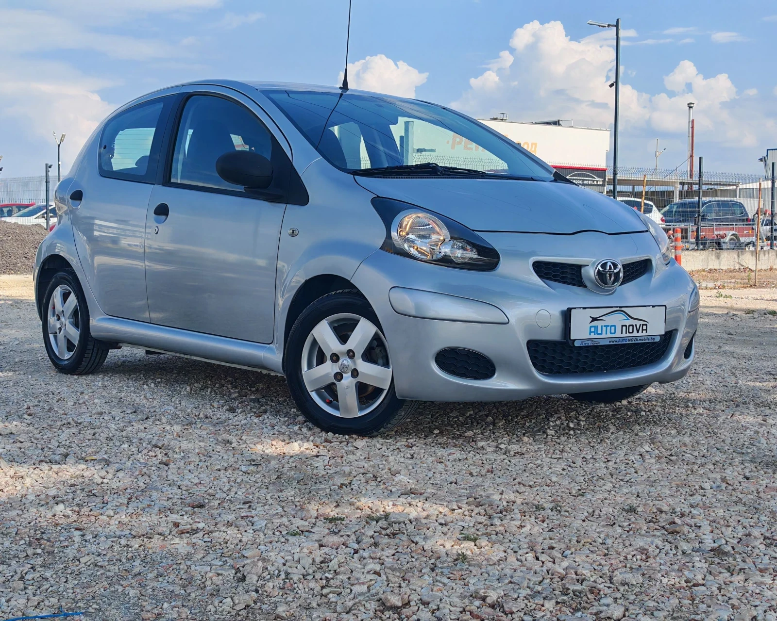Toyota Aygo 1.0 БЕНЗИН 68 К.С. УНИКАЛНО СЪСТОЯНИЕ!!!, снимка 17 - Автомобили и джипове - 55149158