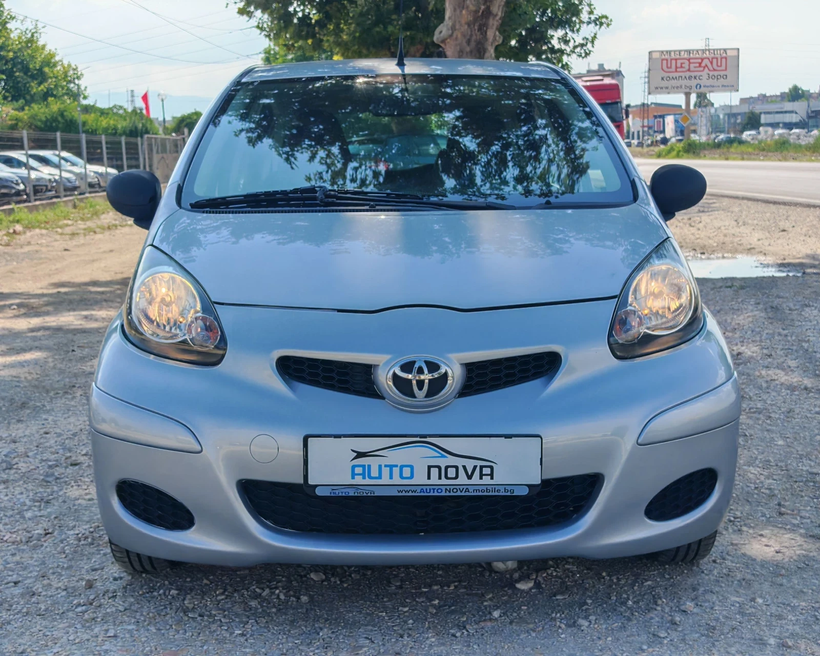 Toyota Aygo 1.0 БЕНЗИН 68 К.С. УНИКАЛНО СЪСТОЯНИЕ!!!, снимка 2 - Автомобили и джипове - 55149158