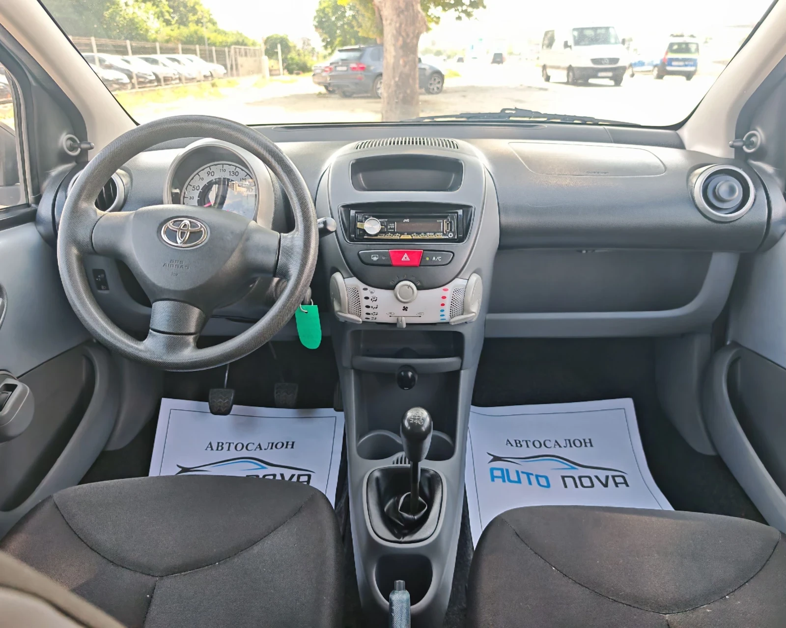 Toyota Aygo 1.0 БЕНЗИН 68 К.С. УНИКАЛНО СЪСТОЯНИЕ!!!, снимка 14 - Автомобили и джипове - 55149158