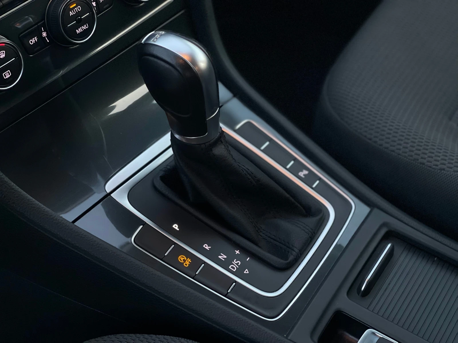 VW Golf Автоматик, снимка 12 - Автомобили и джипове - 55583969