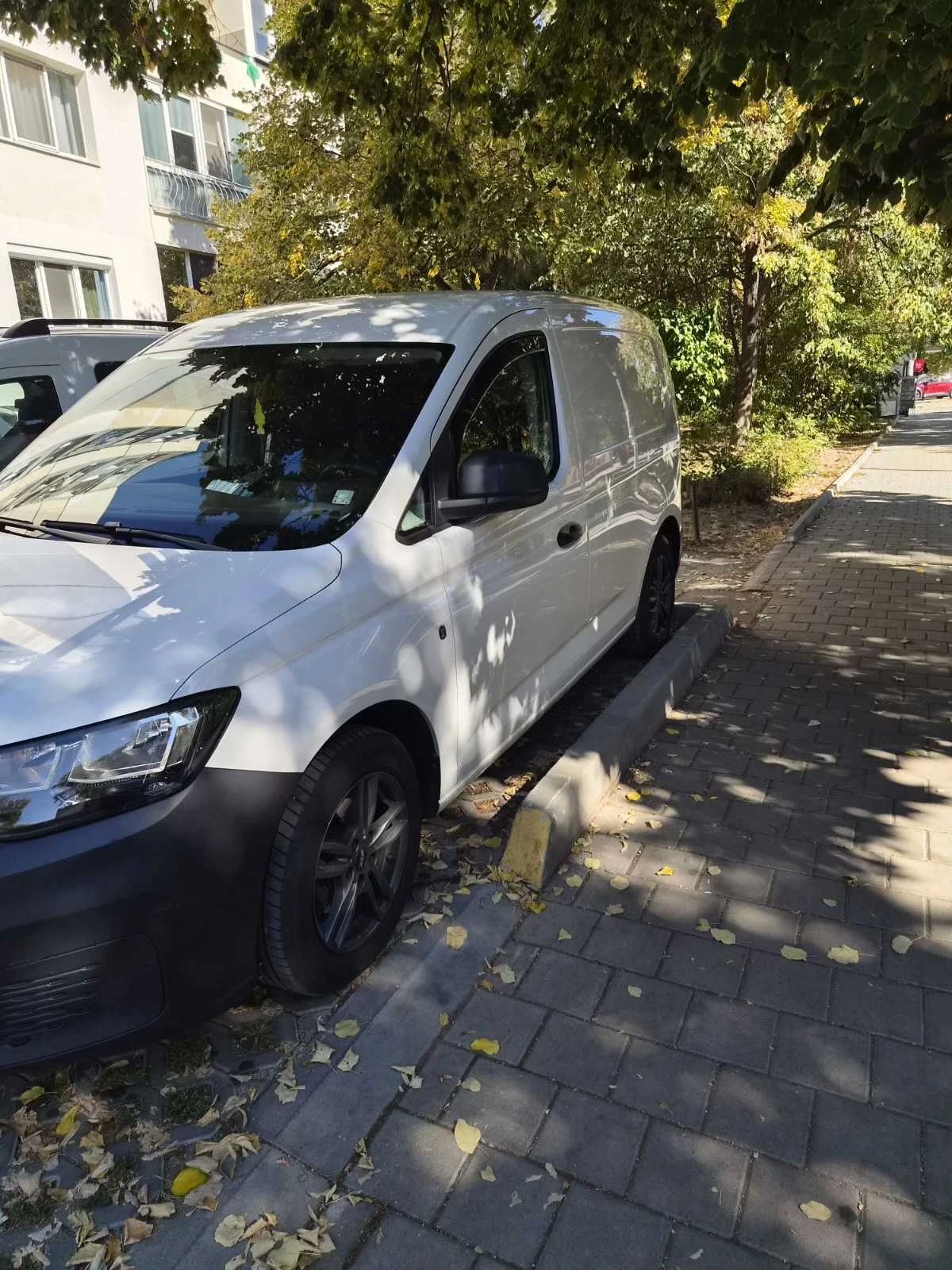 VW Caddy, снимка 5 - Автомобили и джипове - 56378507