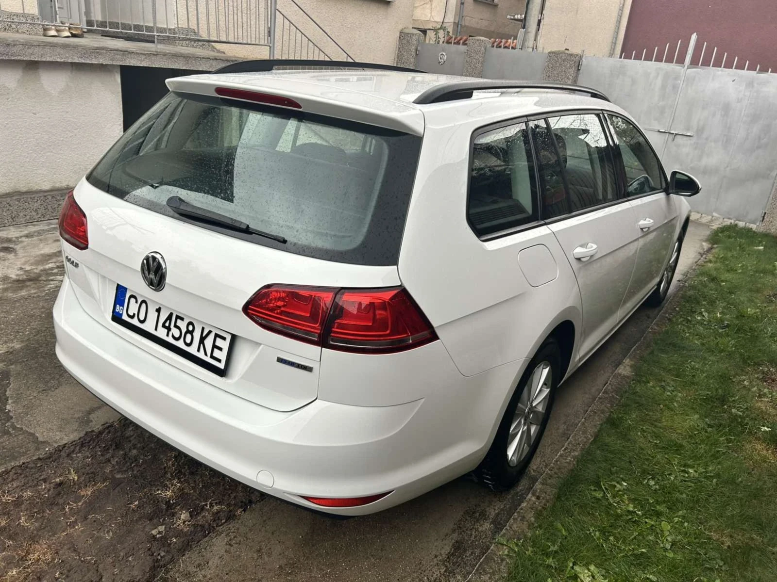 VW Golf 1.6 TDi 110hp Automatic, снимка 7 - Автомобили и джипове - 56451825