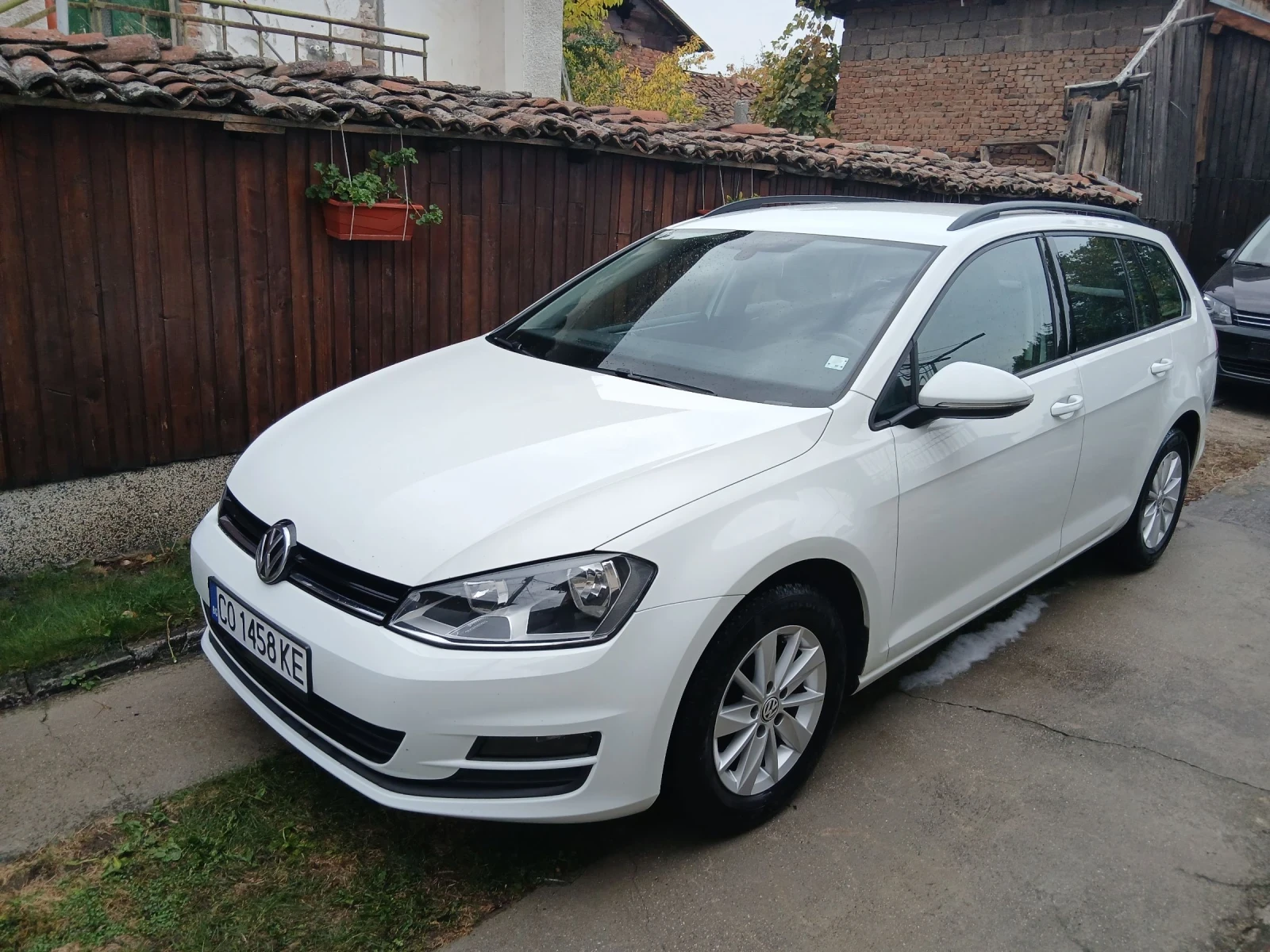 VW Golf 1.6 TDi 110hp Automatic, снимка 8 - Автомобили и джипове - 56451825