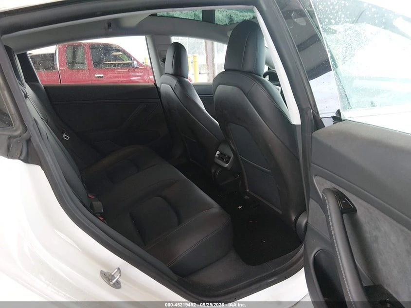 Tesla Model 3 LONG RANGE DUAL MOTOR AWD, снимка 11 - Автомобили и джипове - 56531729