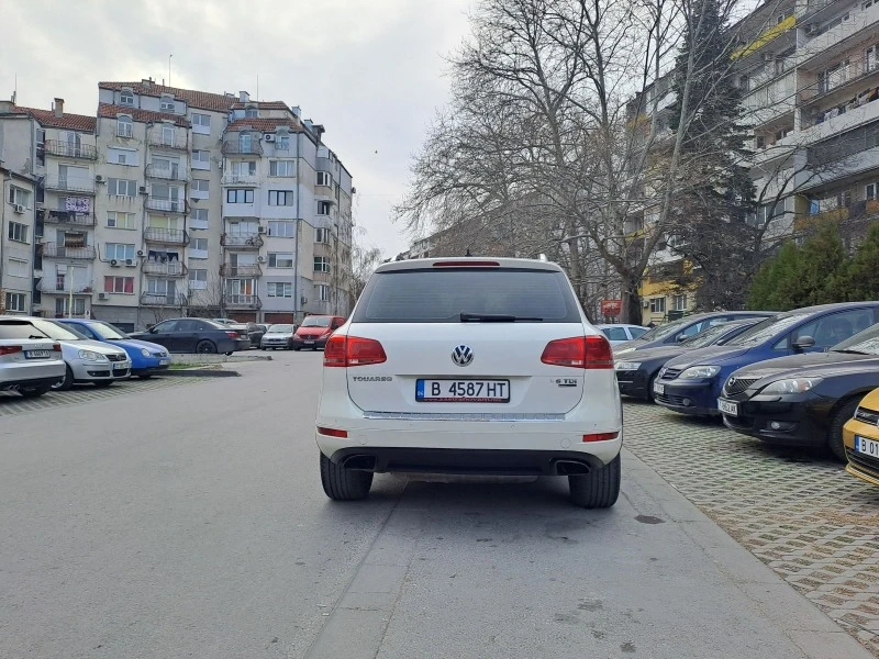 VW Touareg 3.0 TDI, снимка 2 - Автомобили и джипове - 44750269