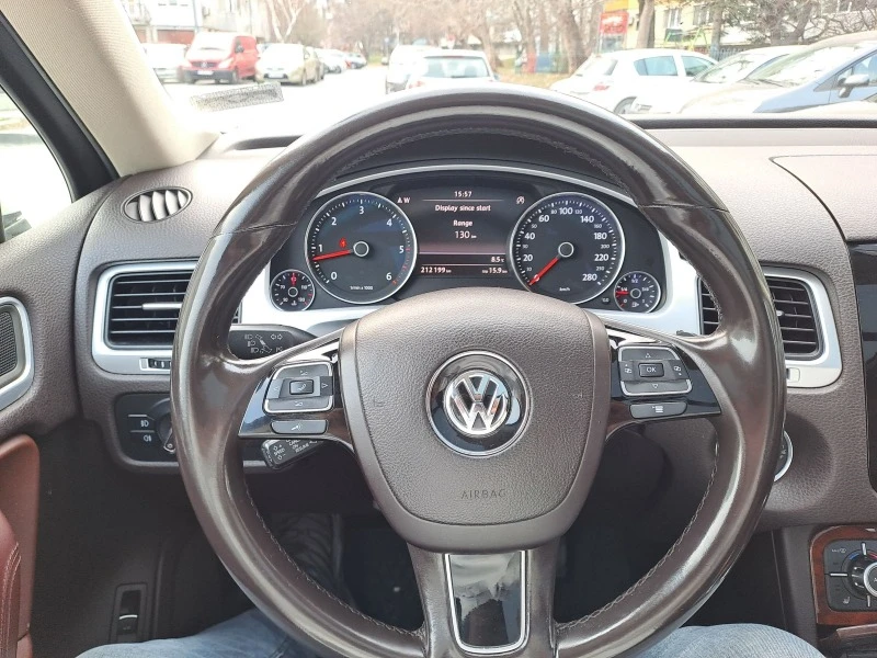 VW Touareg 3.0 TDI, снимка 7 - Автомобили и джипове - 44750269