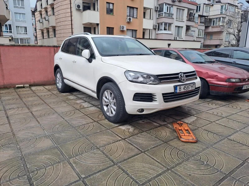 VW Touareg 3.0 TDI, снимка 11 - Автомобили и джипове - 44750269