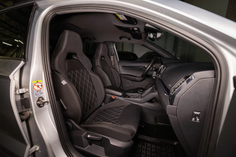 Skoda Karoq 1.5TSI* SportLine* DISTRONIC* CANTON* ДИГИТАЛНО ТА, снимка 10 - Автомобили и джипове - 52630554