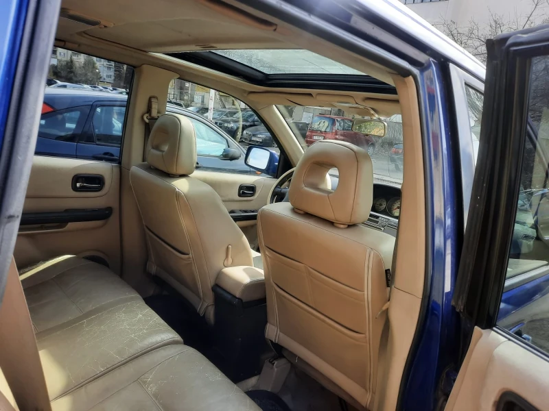 Nissan X-trail 2.2, снимка 11 - Автомобили и джипове - 53275188