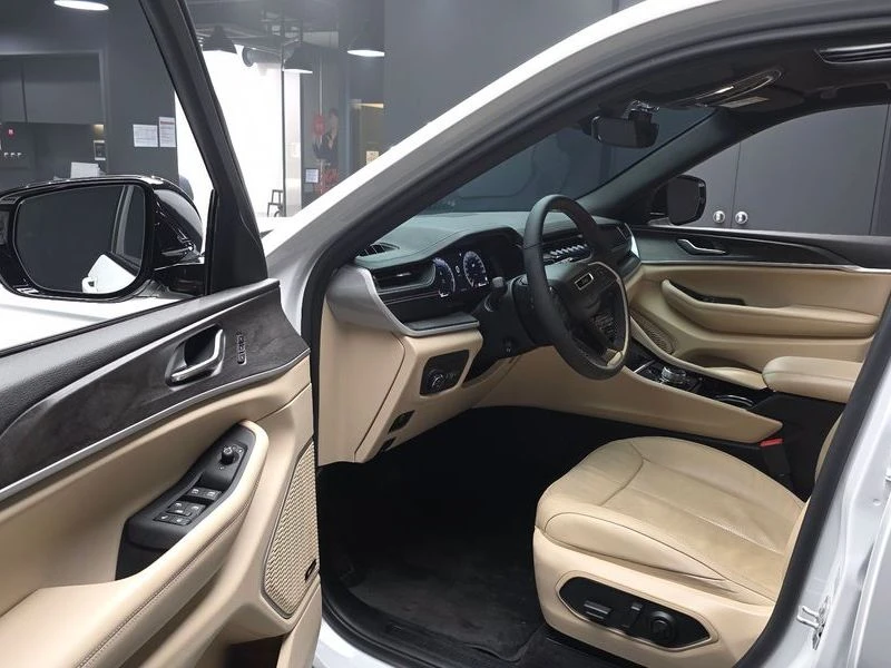 Jeep Cherokee 3.6 Limited| 295к.с.| ВКЛ.ТЕХНОТЕСТ, снимка 10 - Автомобили и джипове - 55429153