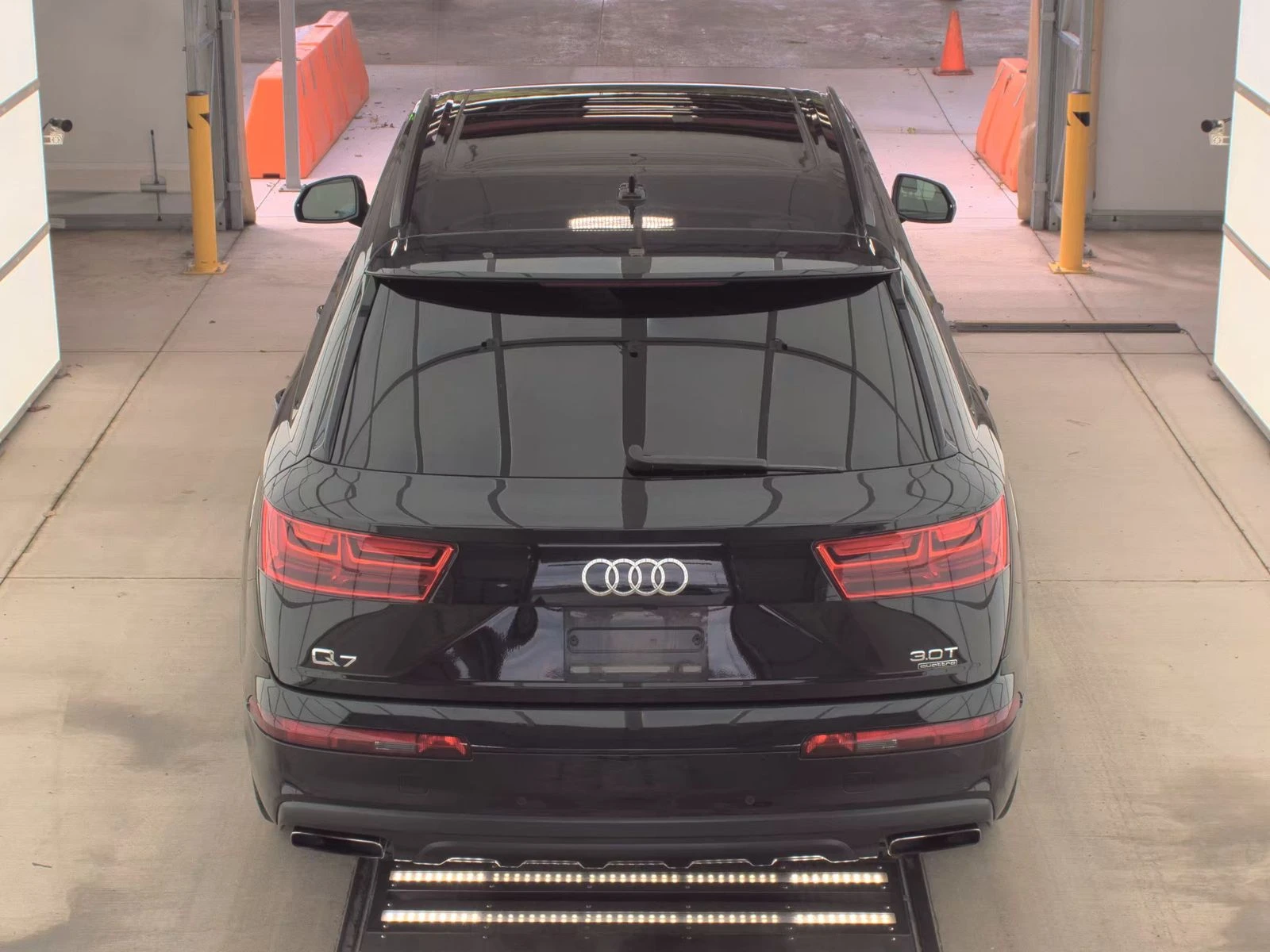 Audi Q7 PRESTIGE* BLACK OPTIC* MATRIX* DISTRO* ОБДУХ* BOSE - изображение 4