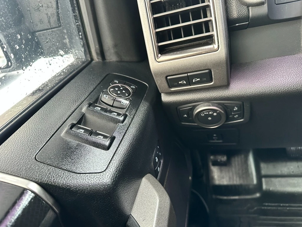 Ford F150 RAPTOR * * CARFAX * * АВТО КРЕДИТ * *  - изображение 9