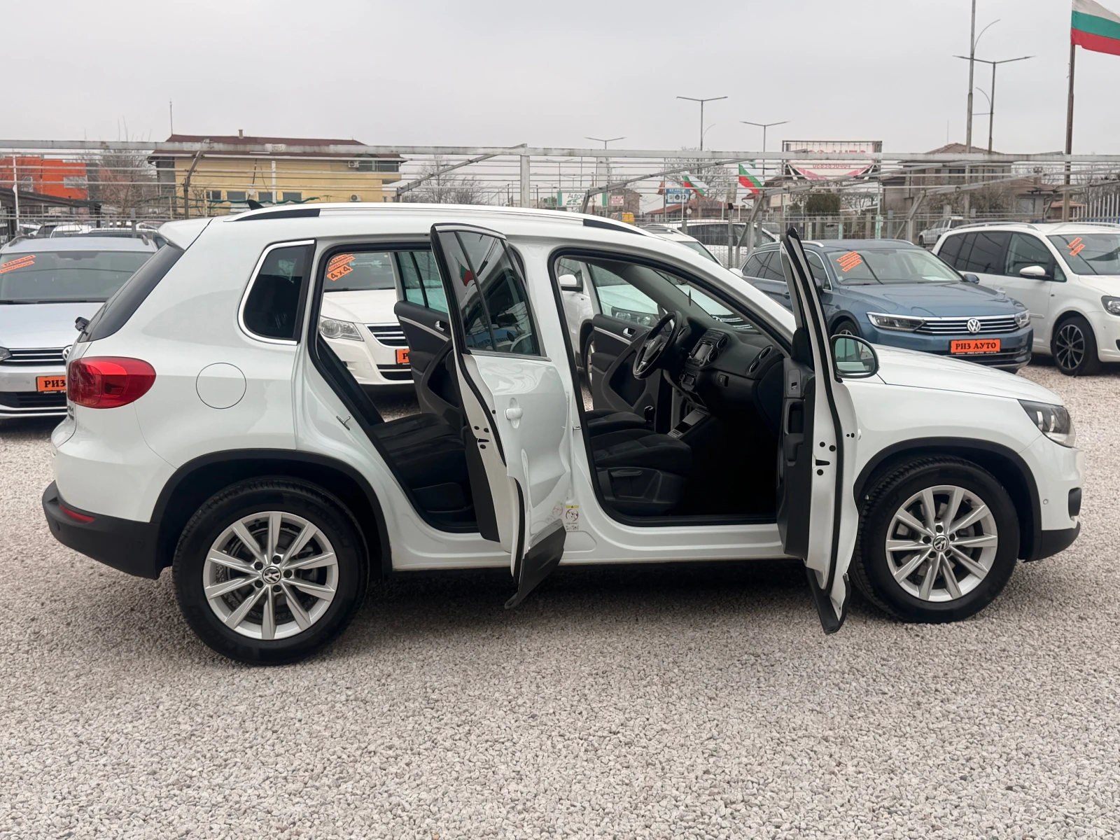 VW Tiguan 2.0TDI* 100%km* КАМЕРА* 6ск* ЛИЗИНГ, снимка 6 - Автомобили и джипове - 53836434