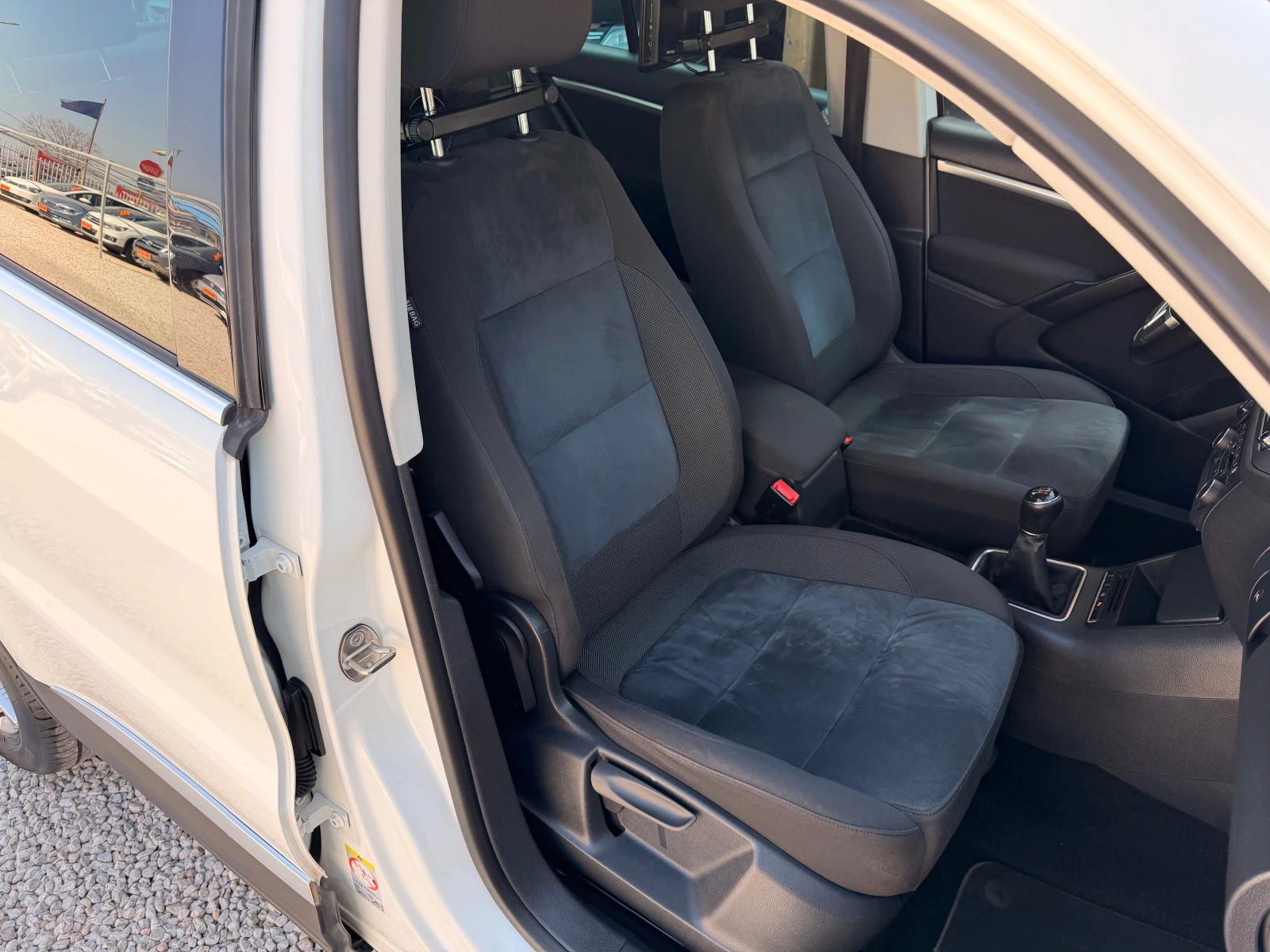 VW Tiguan 2.0TDI* 100%km* КАМЕРА* 6ск* ЛИЗИНГ, снимка 9 - Автомобили и джипове - 53836434