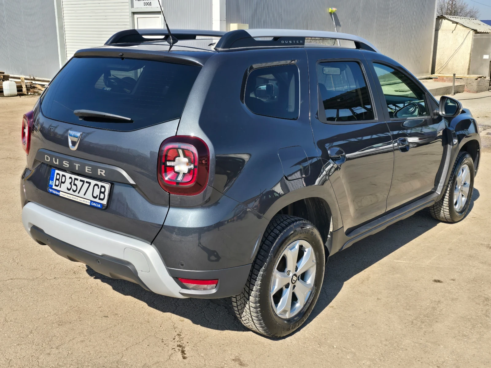 Dacia Duster, снимка 3 - Автомобили и джипове - 53882421