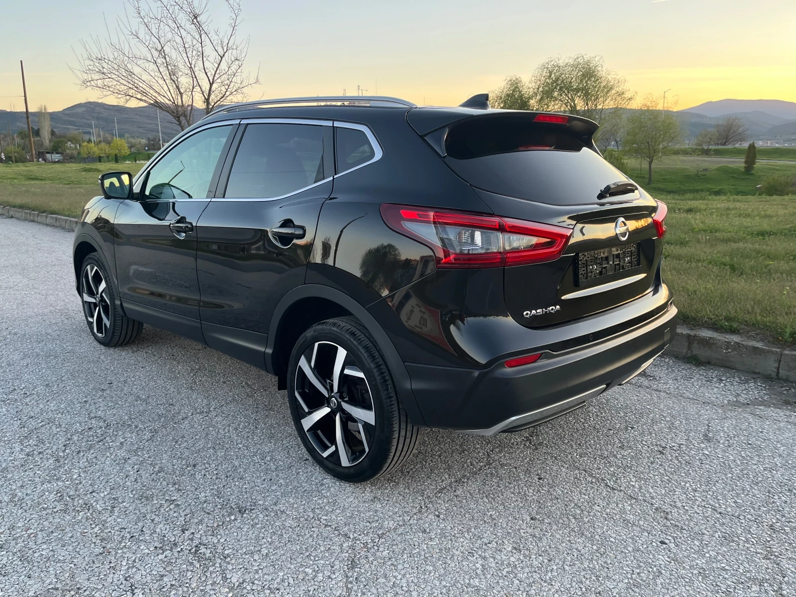 Nissan Qashqai 1.6 Dizel 4x4 FullFull, снимка 3 - Автомобили и джипове - 54141856