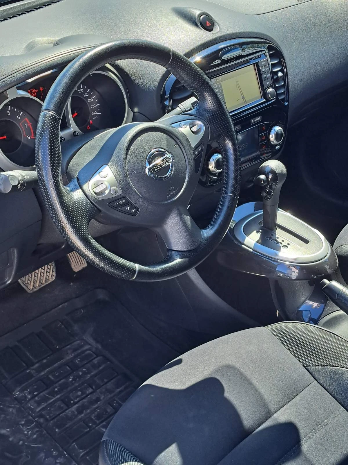 Nissan Juke 1.6, снимка 9 - Автомобили и джипове - 54332087