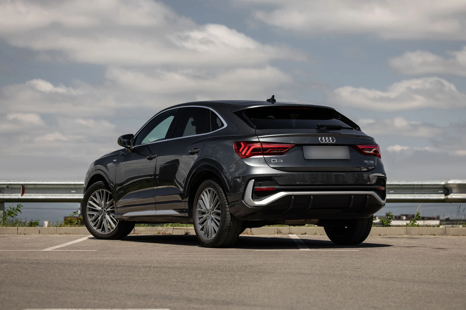 Audi Q3 Sportback S-Line, снимка 2 - Автомобили и джипове - 54610110