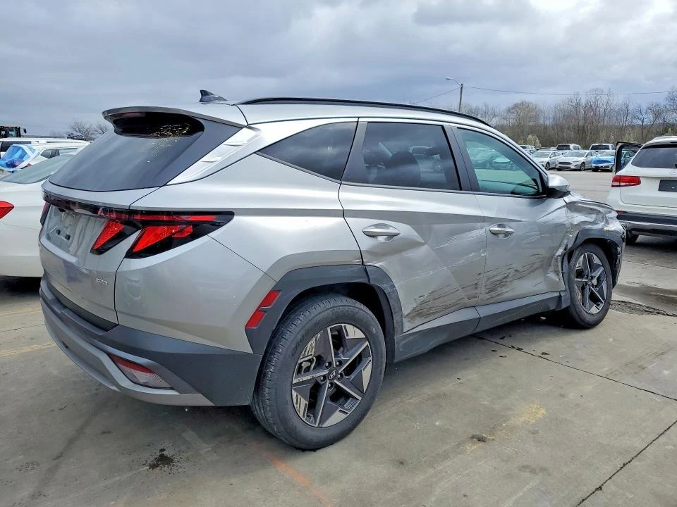 Hyundai Tucson, снимка 3 - Автомобили и джипове - 54707720