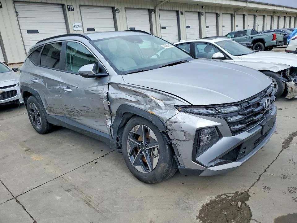Hyundai Tucson, снимка 4 - Автомобили и джипове - 54707720