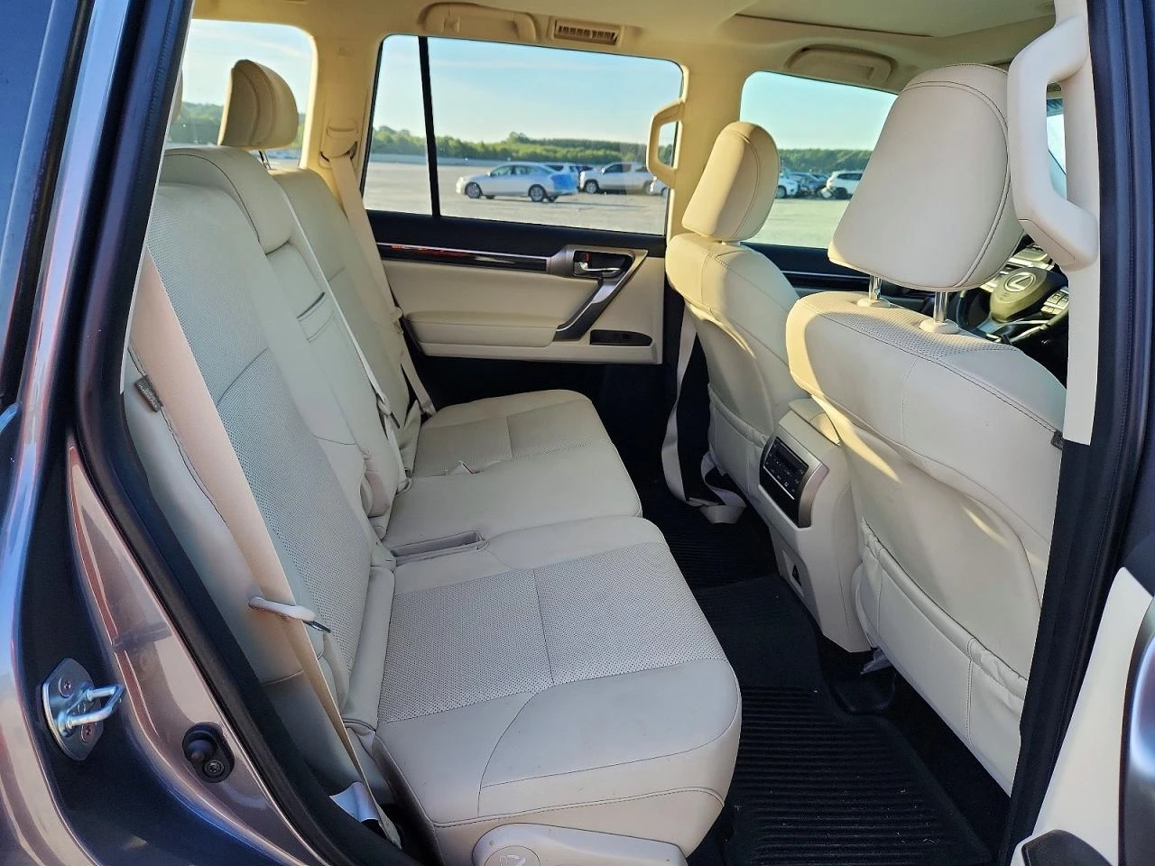 Lexus GX 460 V8* 28000KM* ОБДУХ* LED* DISTRONIC* КРАЙНА ЦЕНА* *, снимка 9 - Автомобили и джипове - 55545653