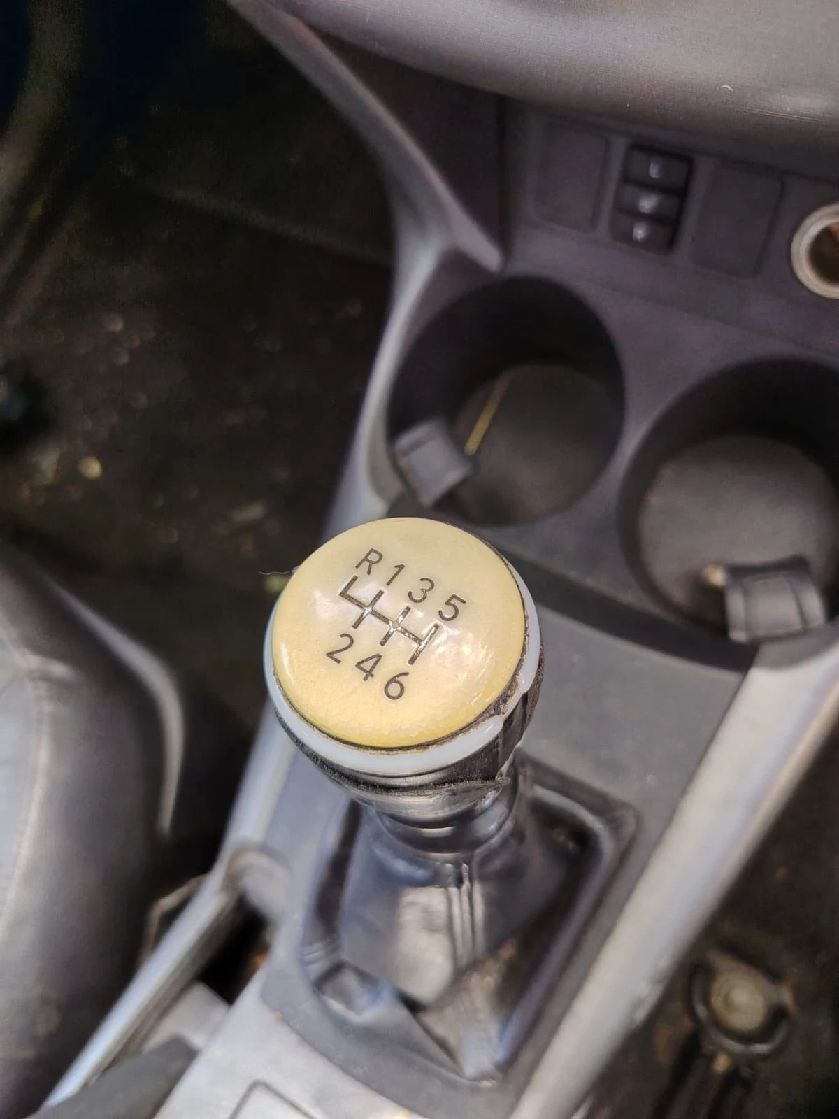Toyota Rav4 2.2D-CAT, снимка 6 - Автомобили и джипове - 55570204