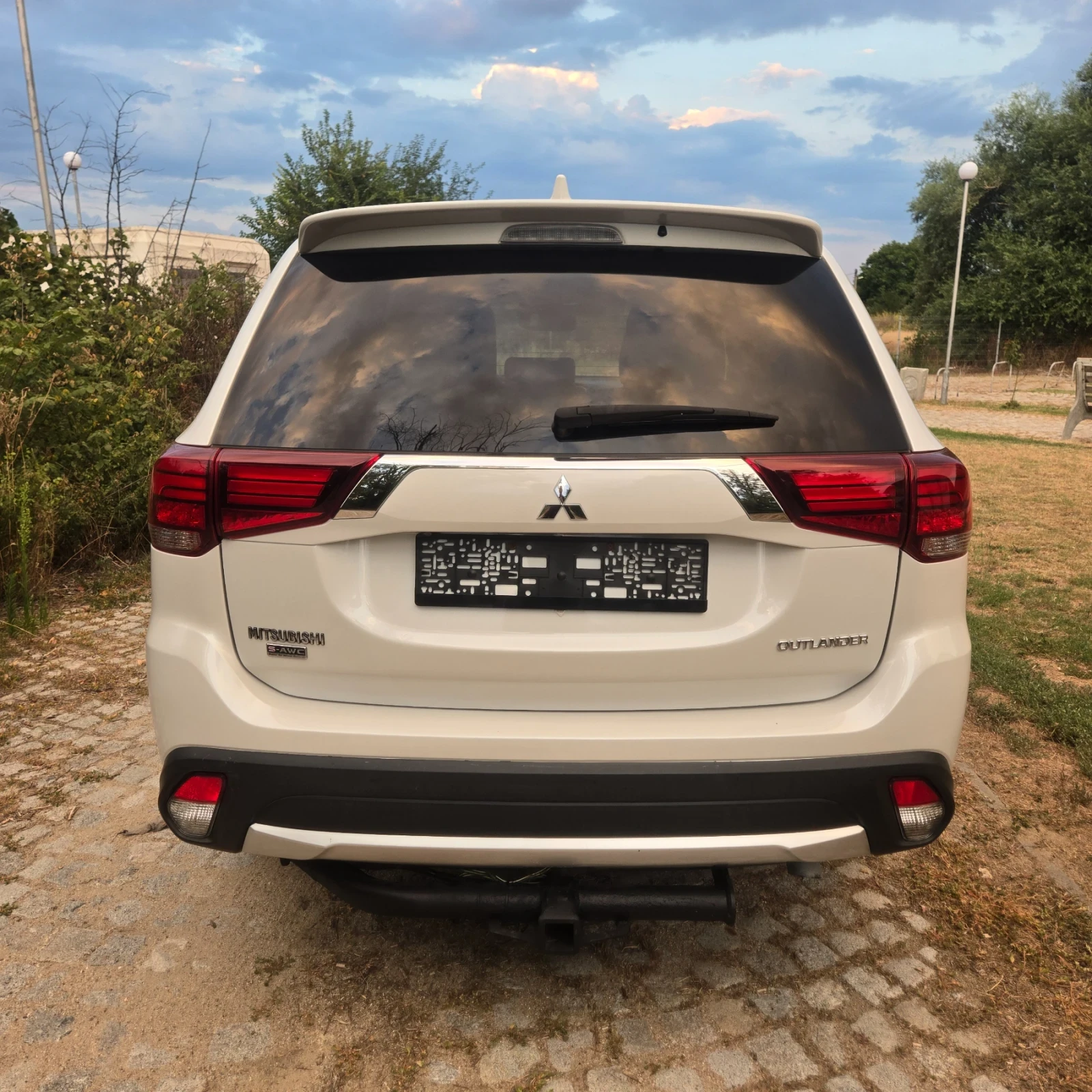 Mitsubishi Outlander 3.0L GT S-AWC PLATINUM FULLY EQUIPPED, снимка 6 - Автомобили и джипове - 55582885
