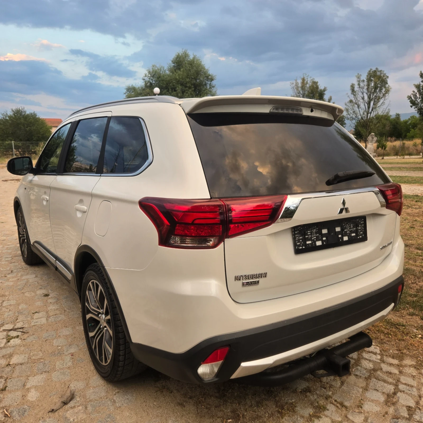 Mitsubishi Outlander 3.0L GT S-AWC PLATINUM FULLY EQUIPPED, снимка 7 - Автомобили и джипове - 55582885