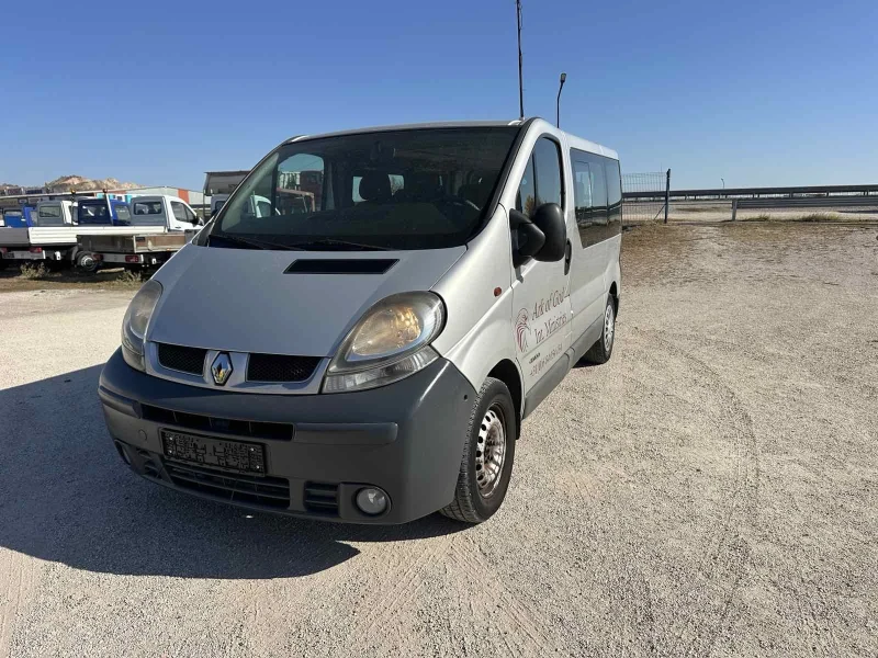 Renault Trafic, снимка 2 - Бусове и автобуси - 47854942