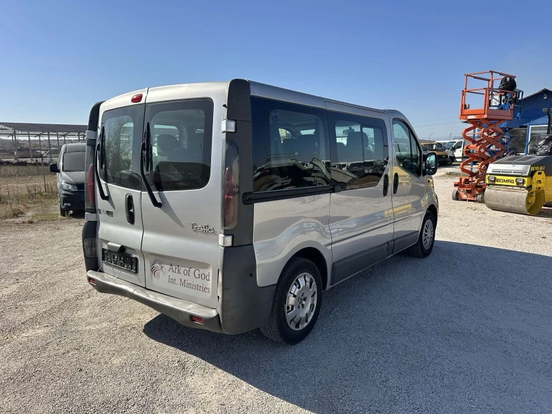 Renault Trafic, снимка 5 - Бусове и автобуси - 47854942