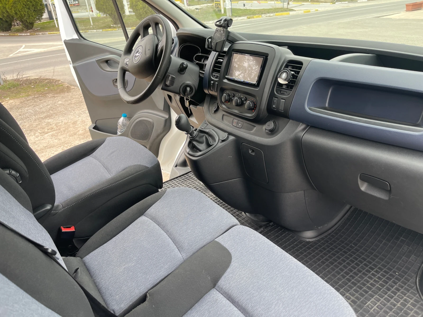 Opel Vivaro Euro 6, Климатик, снимка 8 - Бусове и автобуси - 55470931