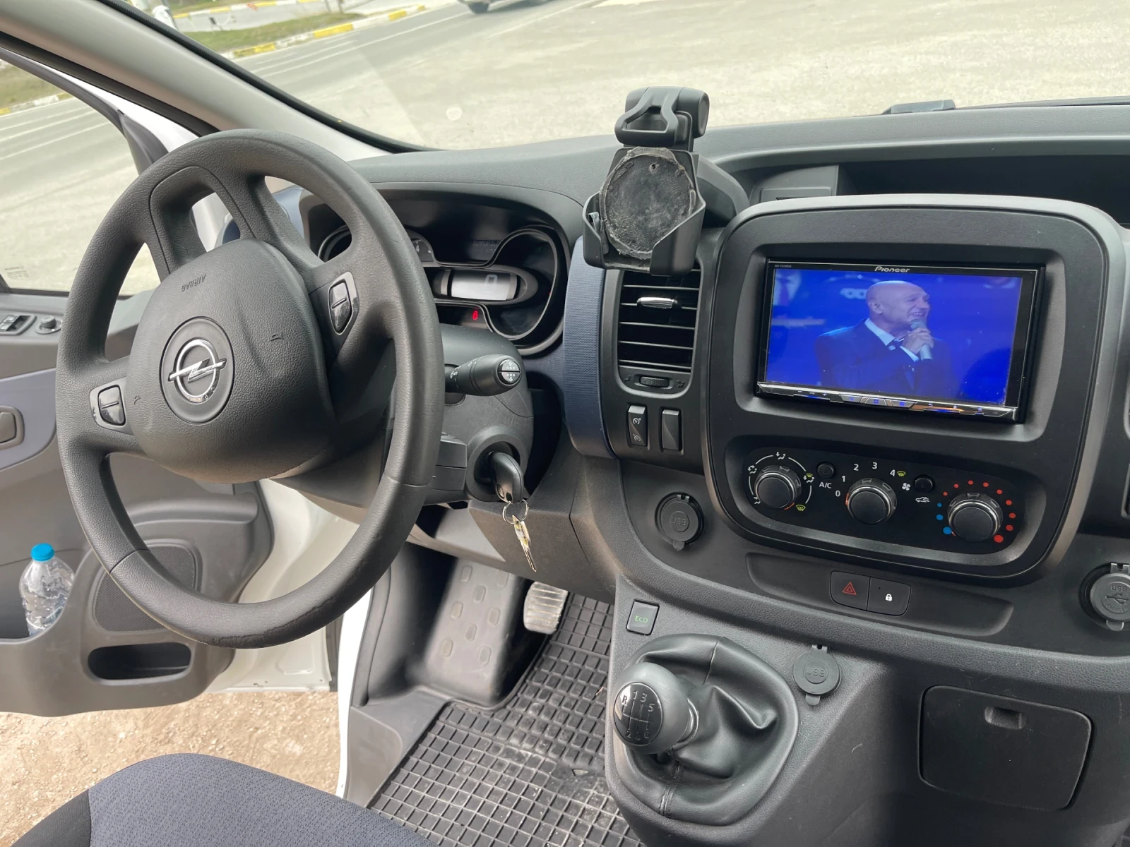Opel Vivaro Euro 6, Климатик, снимка 7 - Бусове и автобуси - 55470931