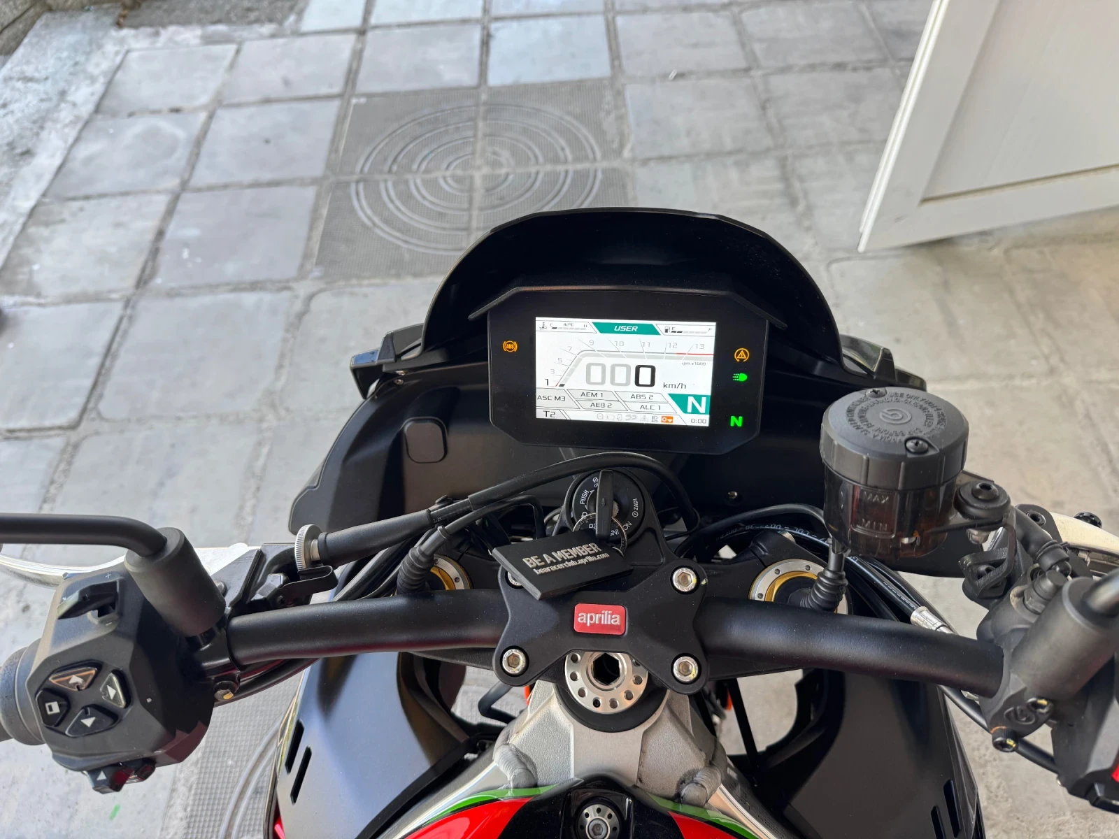 Aprilia Tuono V4 factory - изображение 8