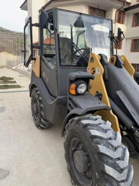 Челен товарач MECALAC AX700, снимка 2