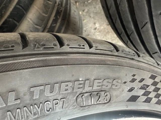 Гуми с джанти Kumho 255/35R20, снимка 3 - Гуми и джанти - 48538289