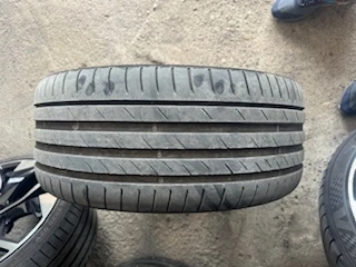 Гуми с джанти Kumho 255/35R20, снимка 4 - Гуми и джанти - 48538289