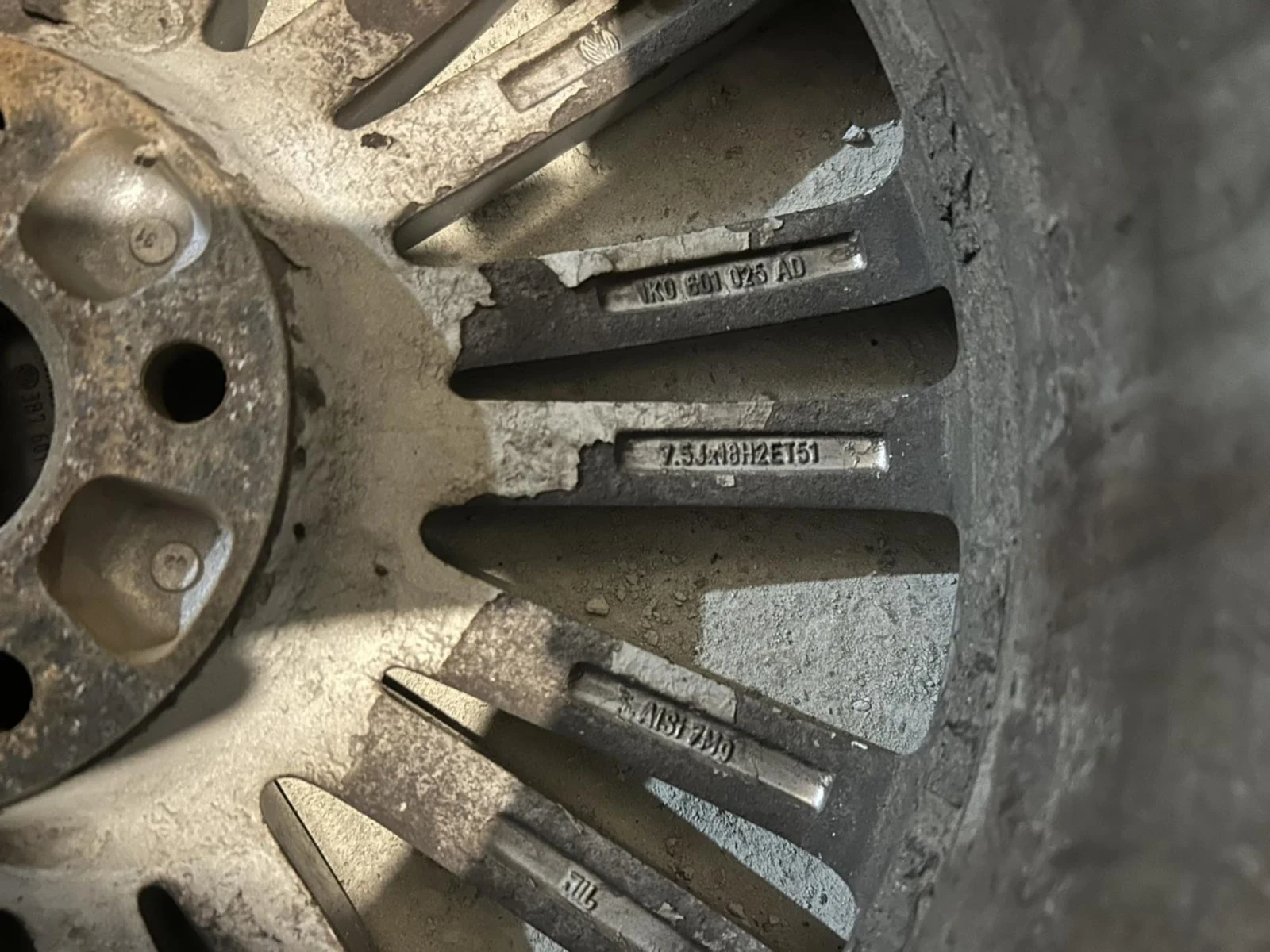 ���� � ������ 235/40R18 �� VW | Mobile.bg � ����������� 10