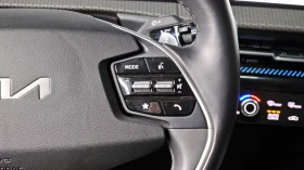 Kia EV6 * 2 КЛЮЧА * ОБДУХВАНЕ * ДИСТРОНИК * 360 КАМЕРА * , снимка 13
