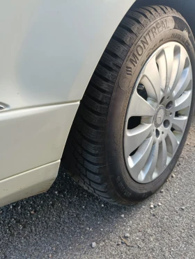 Mercedes-Benz C 200, снимка 9