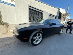     Dodge Challenger 5.7 V8 HEMI  