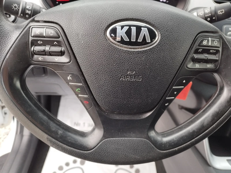 Kia Ceed 1.6D CRDi 16V, снимка 14 - Автомобили и джипове - 42840324