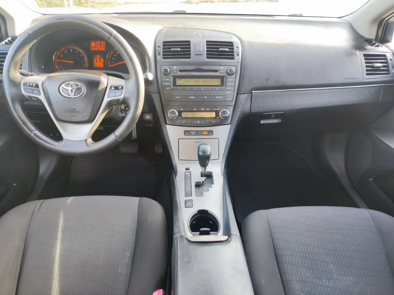 Toyota Avensis 1.8I AVTOMATUC, снимка 11 - Автомобили и джипове - 47511457