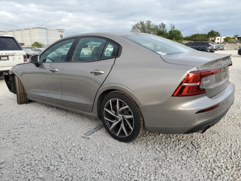 Volvo S60 T5 MOMENTUM FWD 250кс, снимка 3 - Автомобили и джипове - 48438442