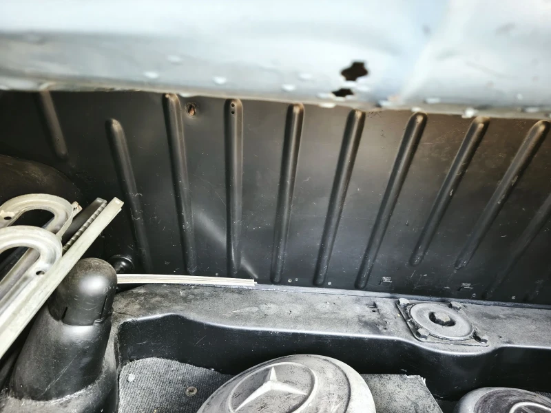 Mercedes-Benz 110, снимка 8 - Автомобили и джипове - 53498908