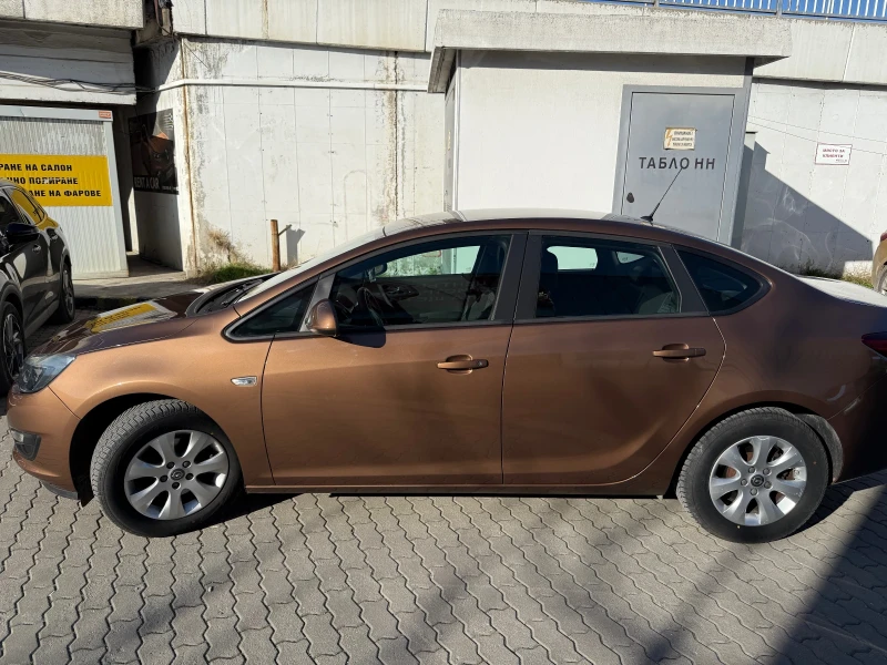 Opel Astra, снимка 2 - Автомобили и джипове - 51349192