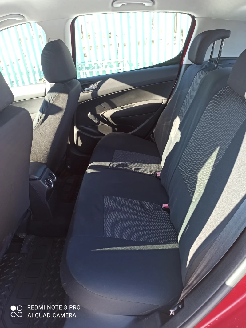 Peugeot 308 Лек автомобил , снимка 7 - Автомобили и джипове - 53042386