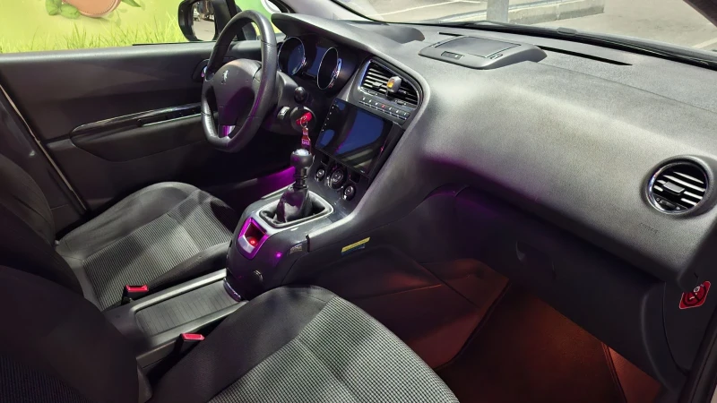 Peugeot 5008, снимка 9 - Автомобили и джипове - 53115178