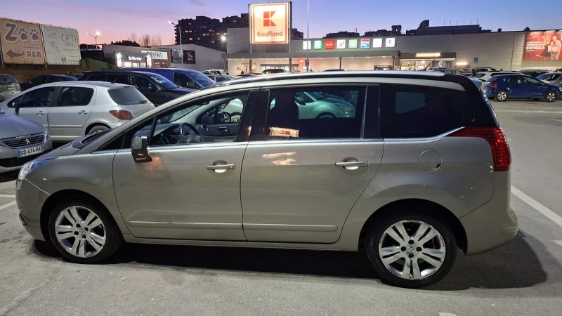 Peugeot 5008, снимка 2 - Автомобили и джипове - 53115178
