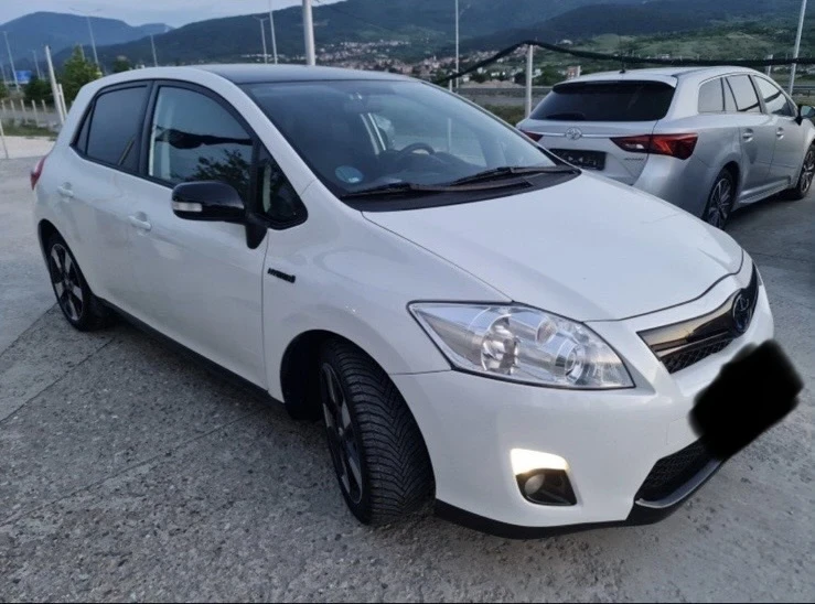 Toyota Auris Хибрид